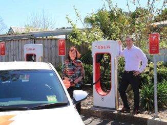 Lake Macquarie Mayor, Kay Fraser with Port Stephens Mayor, Ryan Palmer at the charging station in Heatherbrae.(Supplier: JSLmedia)