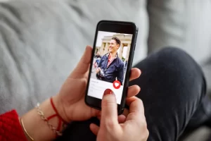 Why dating apps make you feel awful - Photo Credit: Rebecca Jennings on Getty Images