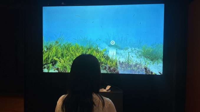 Nan Su exploring maritime content through VR (Image Credit: Yi Yang)