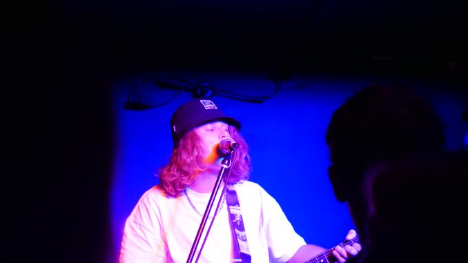 P1122861 Camino Gold performing at the Lansdowne Hotel, Sydney. Photo by Chuhan Xiong.